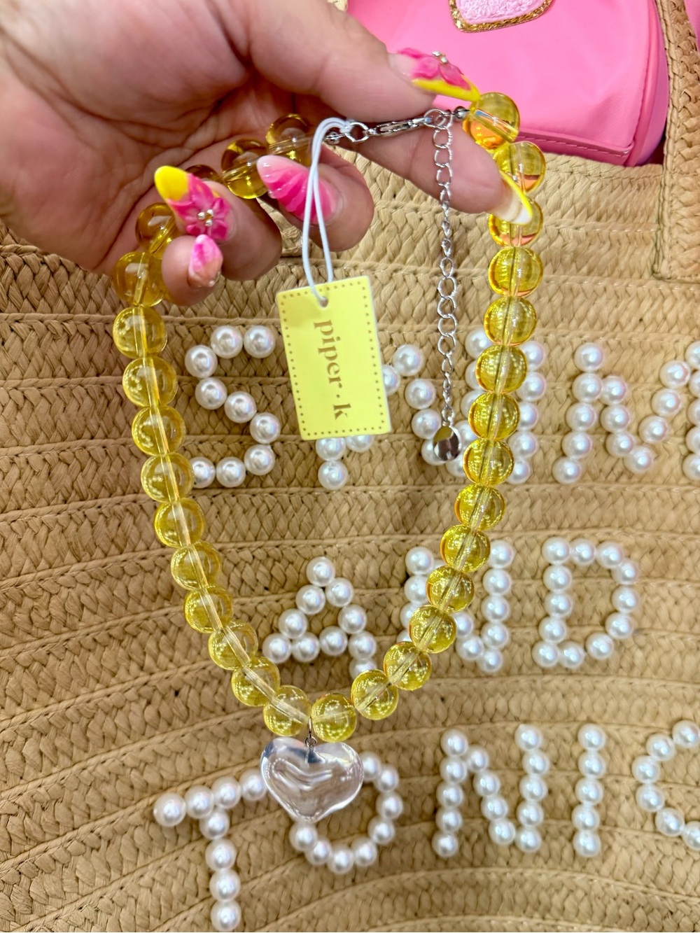 🦋Piper K
Piper K Stunning Yellow
Beaded Glass Necklace & Heart - Picture 3 of 6